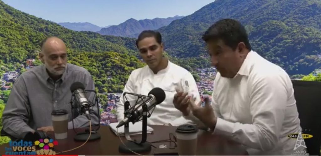 Susana Carreño, Jean y representante restaurantes zona romantica hablando sobre el Cero Residuos en Puerto Vallarta